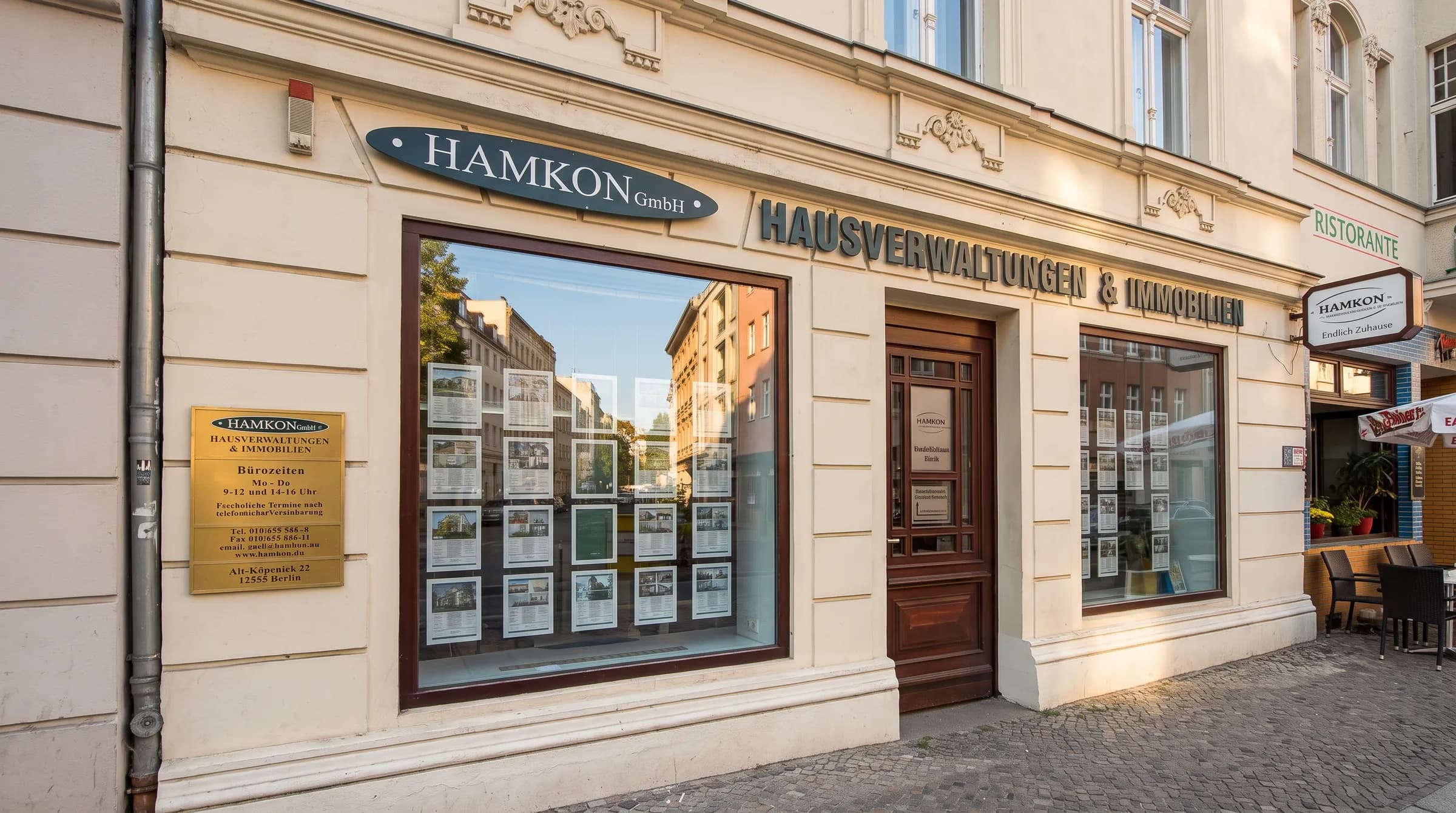 Ladengeschäft der HAMKON GmbH mit Schaufenster in der Altstadt Köpenick